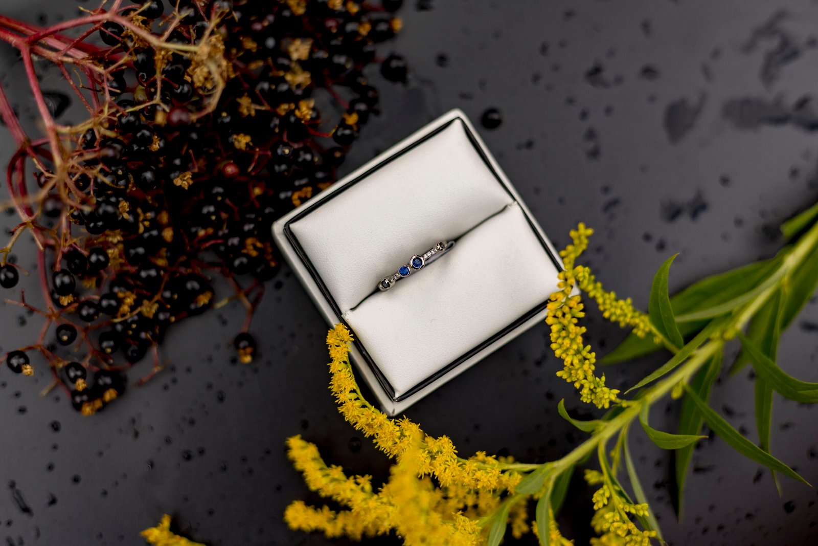 18ct White Gold Bubble Stackable Ring with Sapphires and Diamonds